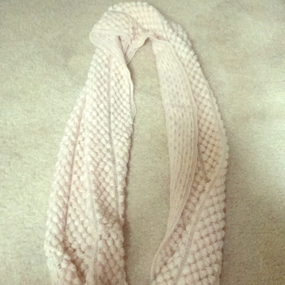 Beige/tan infinity scarf 🧣